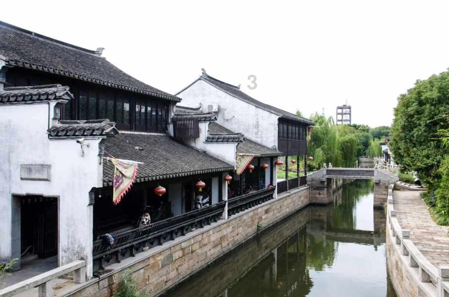 25岁女网红大婚当天回顾，前男友兼老板曝光其浪荡史：别光看外表
